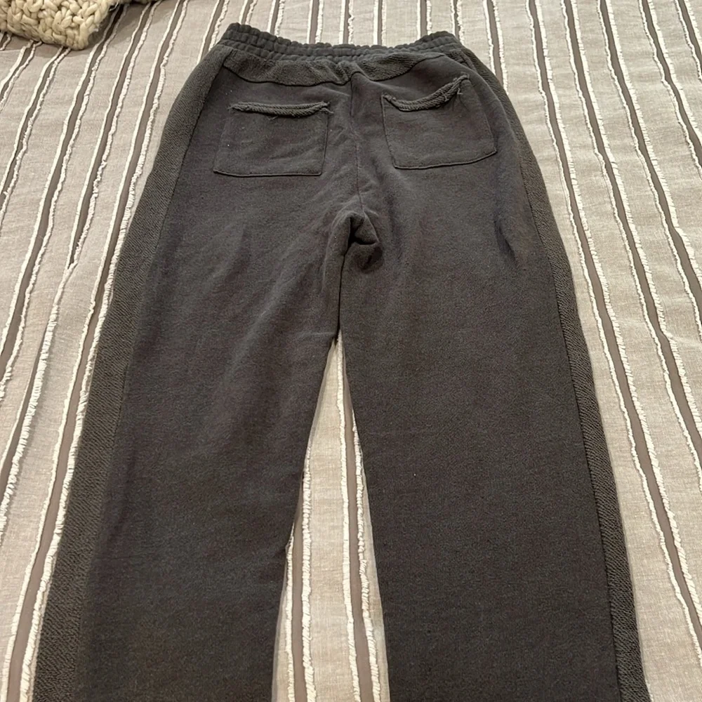 Boys size 14 Chaser gray slim fitting sweatpants